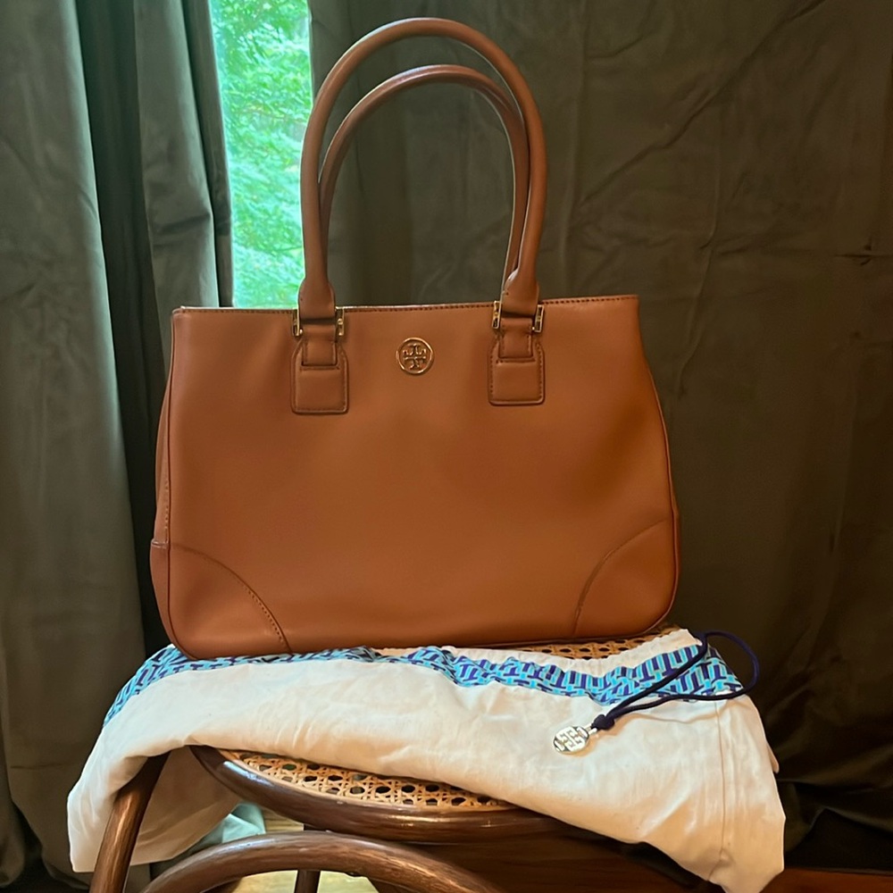 Tory Burch Robinson tan leather shoulder bag